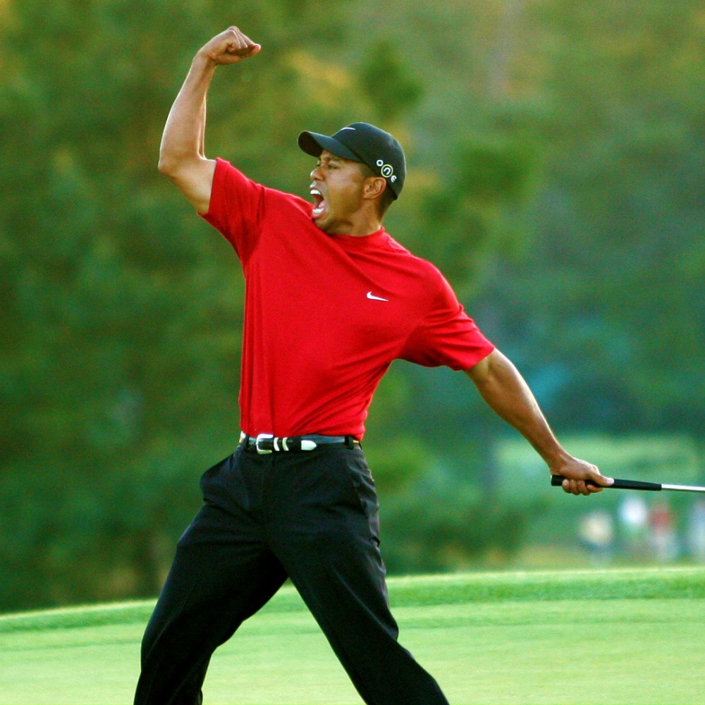 Golf, Tiger Woods trionfa al Masters dopo 14 anni