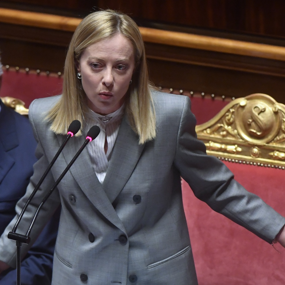 Governo, duello a distanza Meloni-Schlein, e ironia della presidente del Consiglio sul leader del M5S Conte