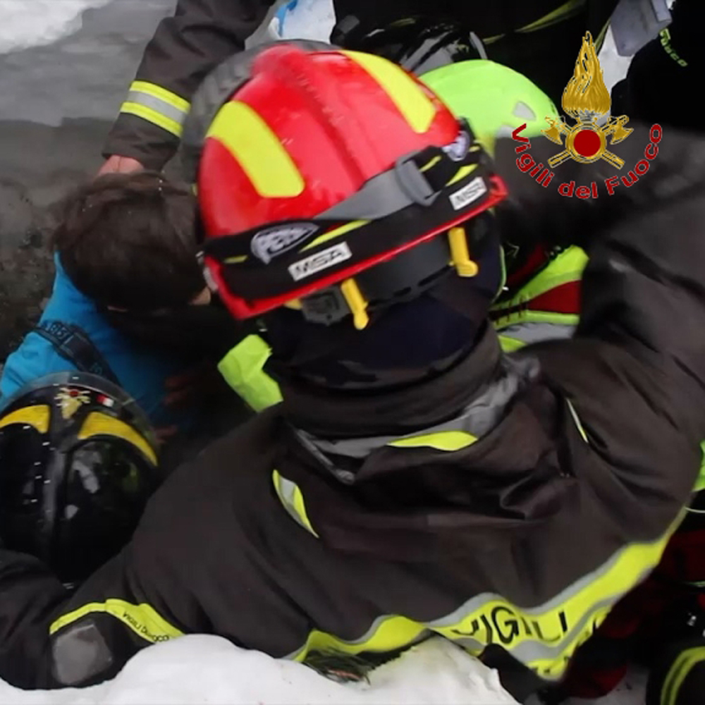 Hotel Rigopiano, miracolo con diversi sopravvissuti alla tragedia