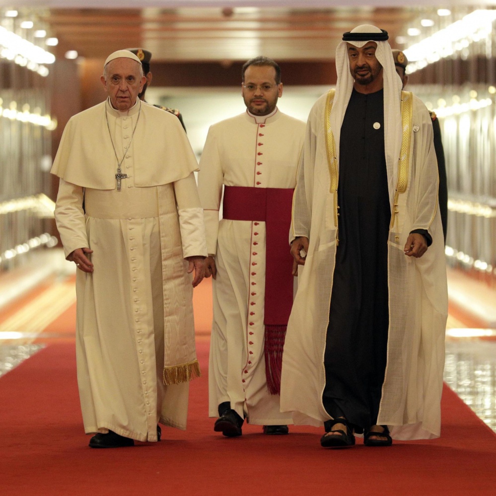 Il Papa è arrivato al Palazzo presidenziale ad Abu Dhabi