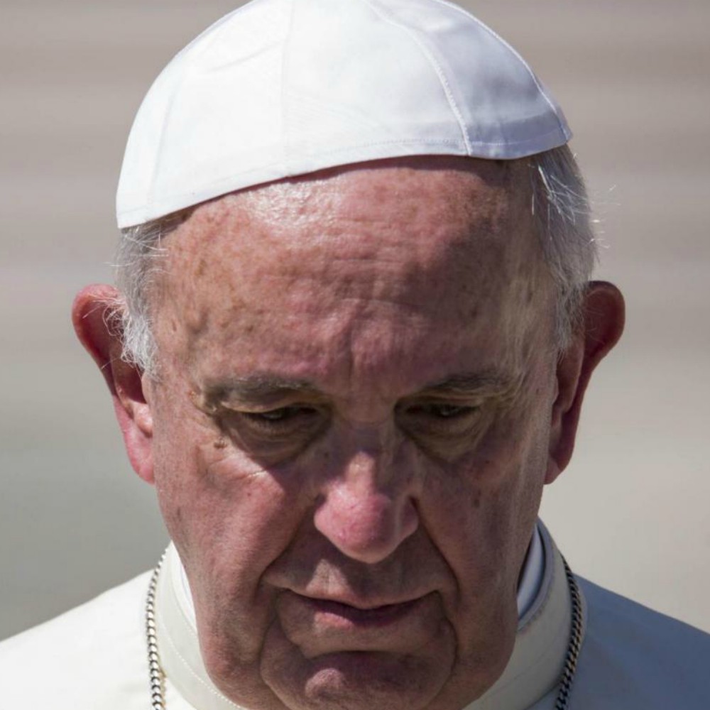 Il Papa ad Amatrice, visita a sorpresa nei luoghi del terremoto