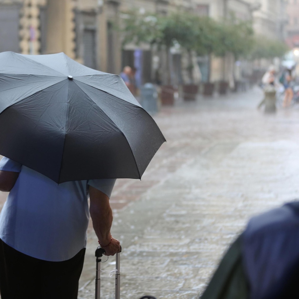 In arrivo forti temporali al centro-nord, va via l'afa