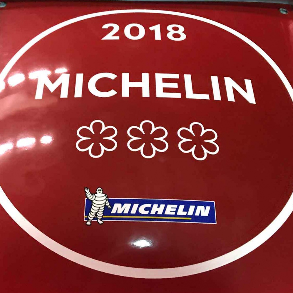 In Italia salgono a dieci i ristoranti con tre stelle Michelin