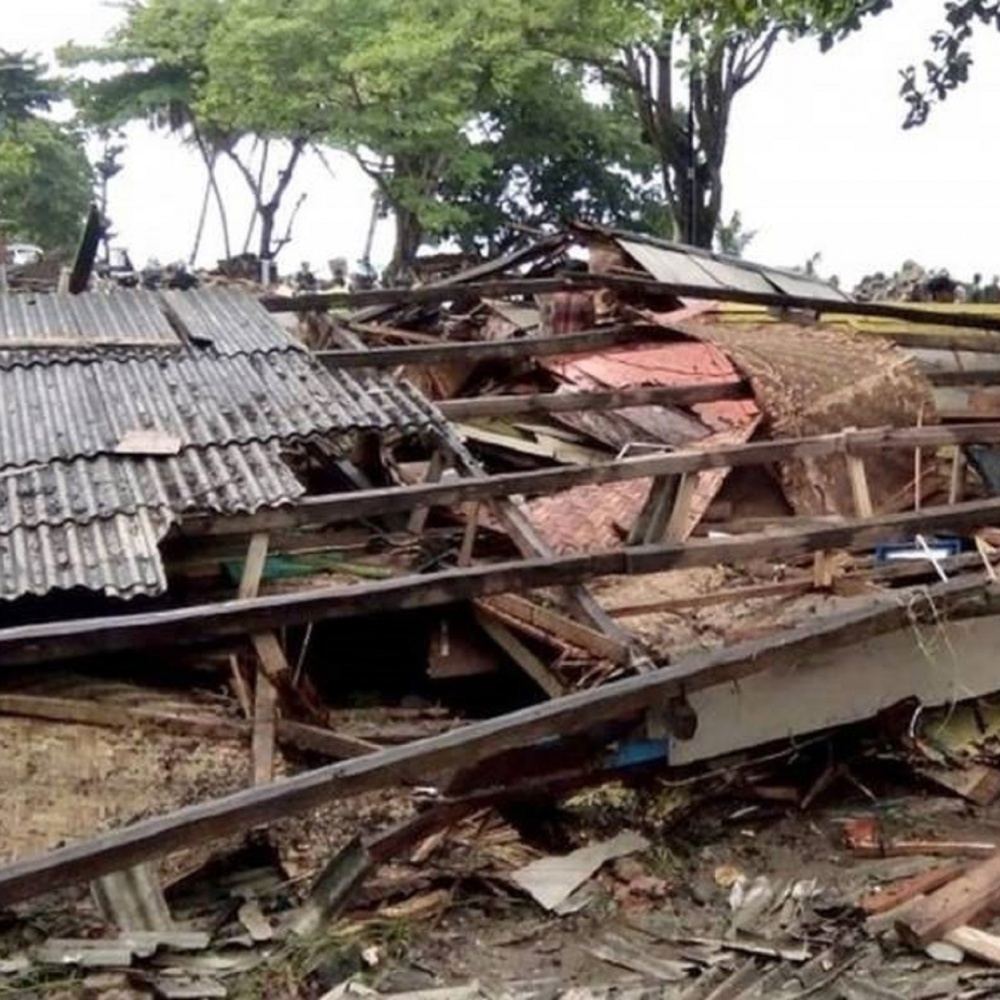 Indonesia, uno tsunami fa strage, 168 morti e 745 feriti