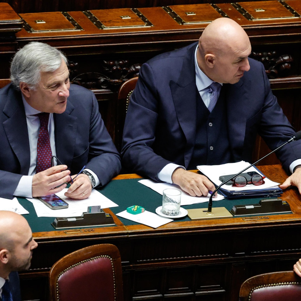 Iran, Crosetto e Tajani in Parlamento. Il ministro della Difesa: “L’attacco Usa fuori dal diritto internazionale”