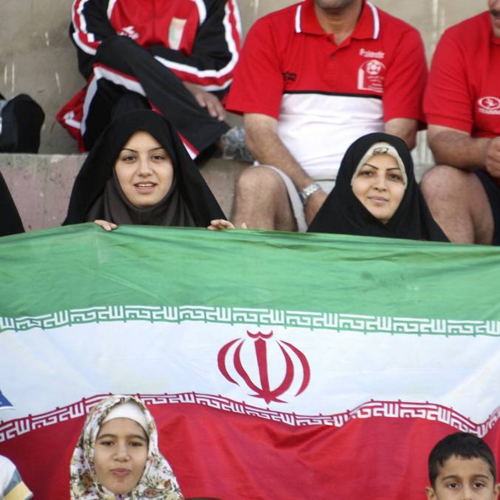 Iran, le donne potranno entrare negli stadi di calcio