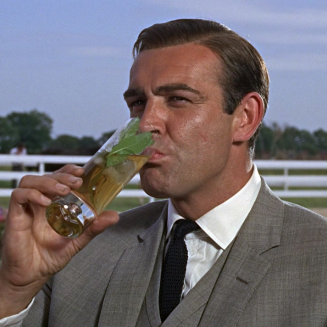 James Bond ha un grave disturbo legato all'alcol