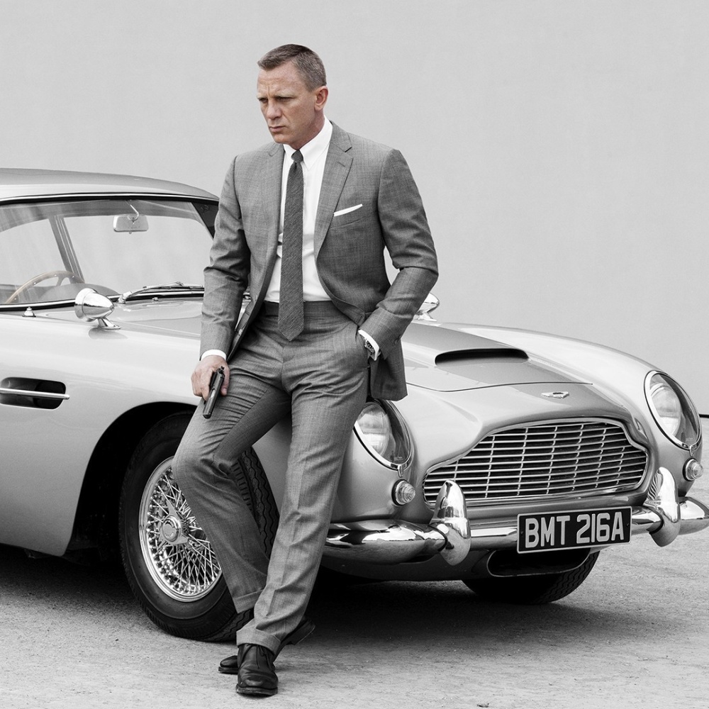 James Bond, nel prossimo film guiderà un'auto elettrica