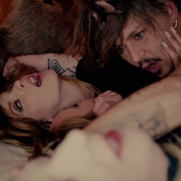 Johnny Depp fa sesso a tre con Marilyn Manson