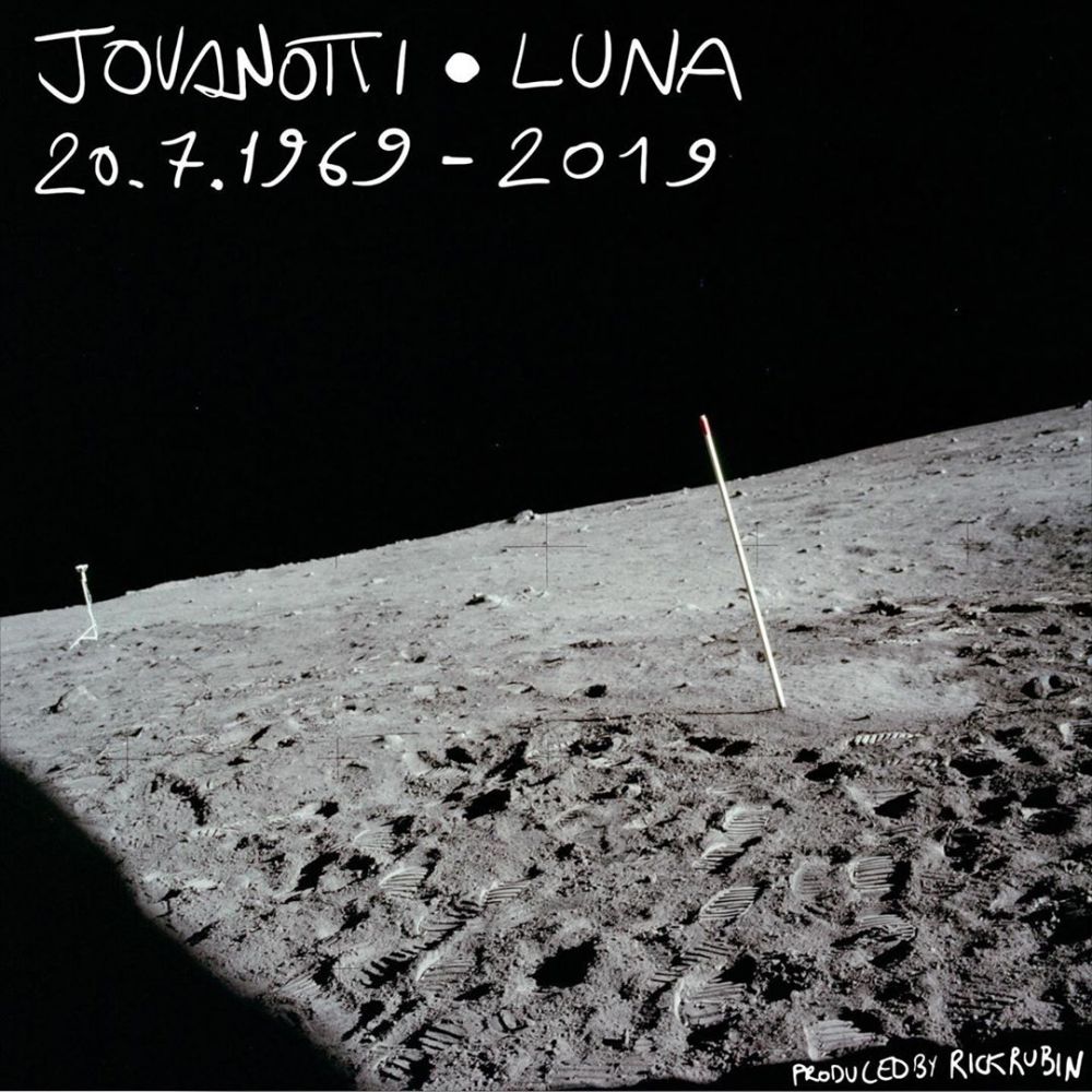 Jovanotti, a sorpresa esce Luna, cover del brano di Gianni Togni