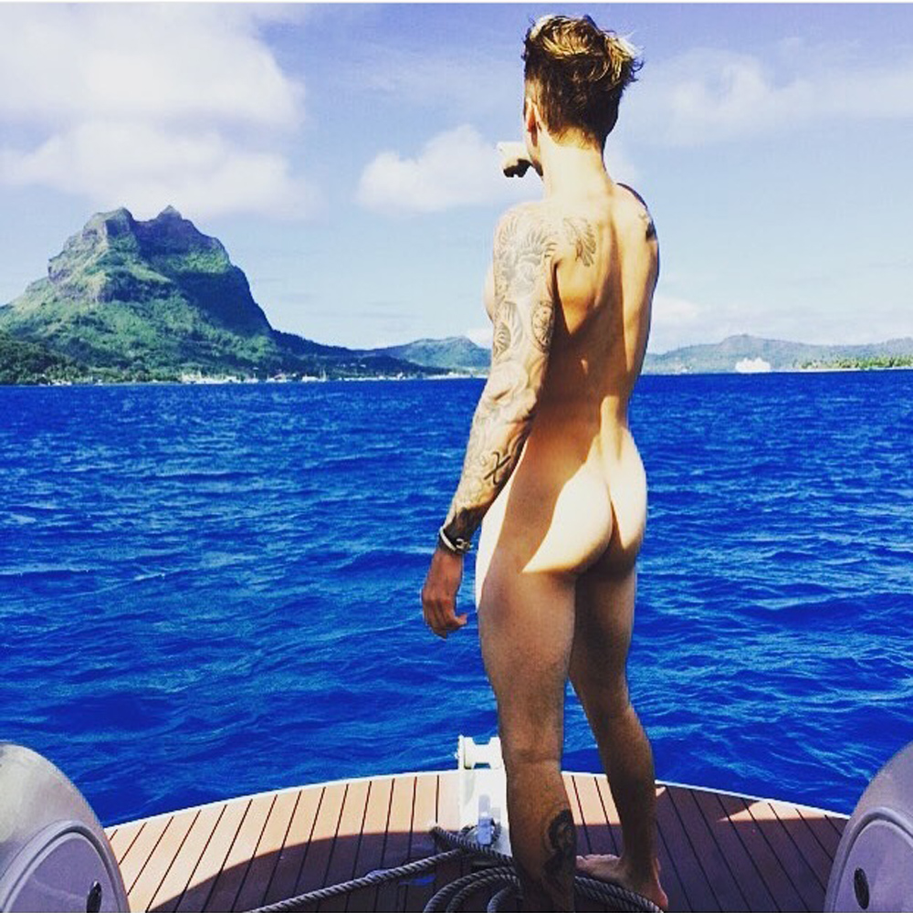 Justin Bieber in vacanza e... nudo