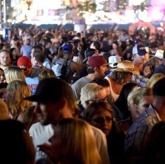 Las Vegas, spari e terrore su un concerto country