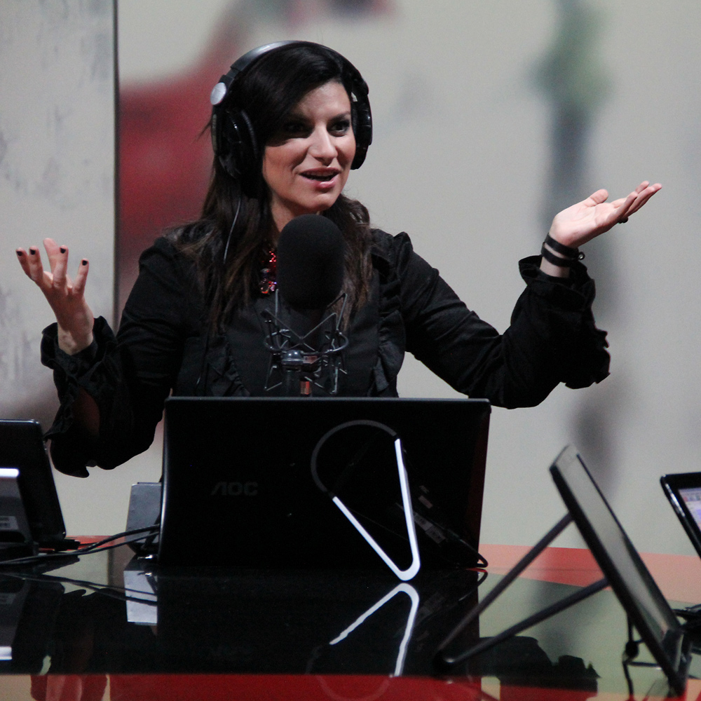 Laura Pausini a RTL 102.5: "Penso al tour di Natale 2017"