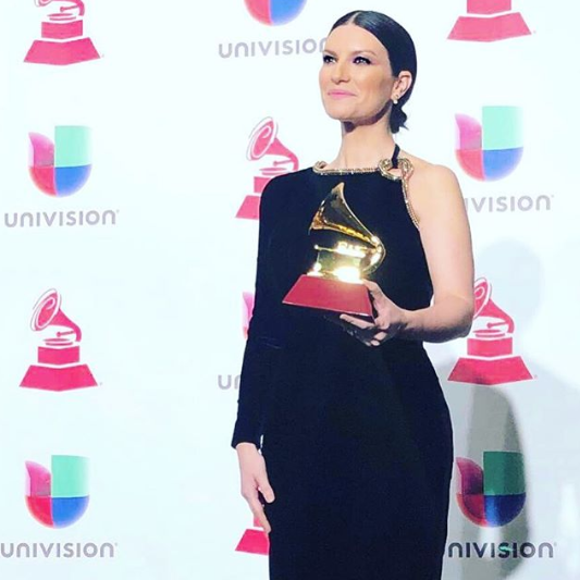 Laura Pausini vince Latin Grammy per il disco Hazte Sentir
