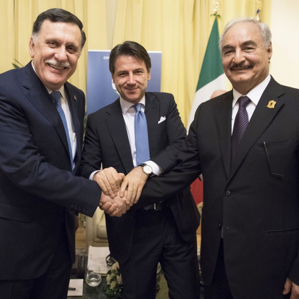 Libia, Al-Sarraj accusa Haftar di tradimento, scontri a Tripoli