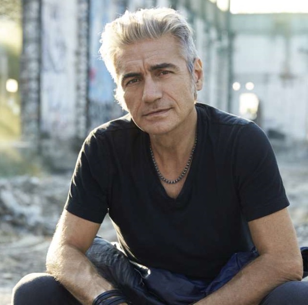 Ligabue: "Mi fermo per un po'..."