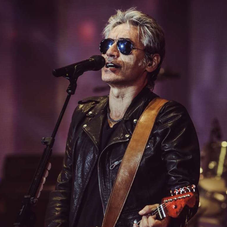 Ligabue, Riko lo dice a chiare lettere: "E' venerdì, non mi rompete i coglioni"