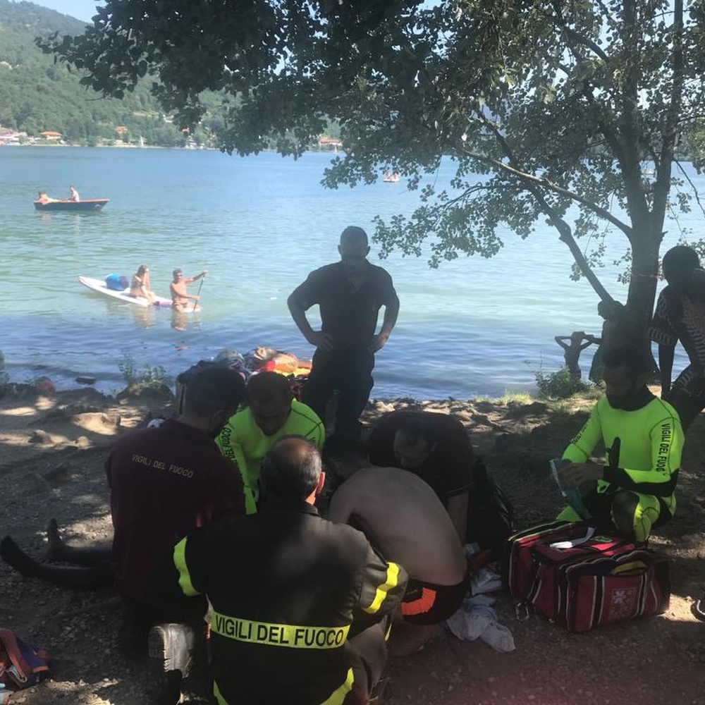 Malore nel lago per festa fine scuola, morto 15enne