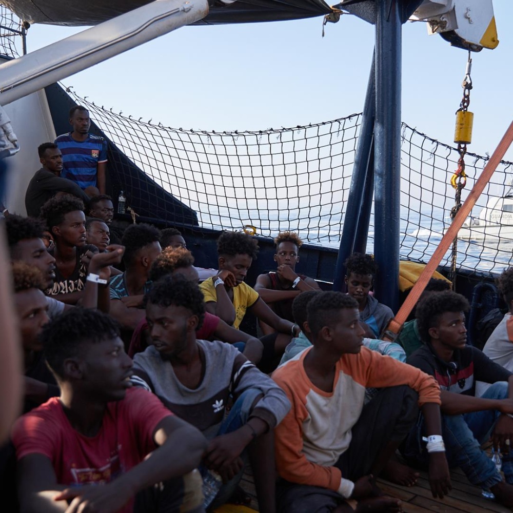 Malta autorizza lo sbarco di 65 migranti dalla Alan Kurdi