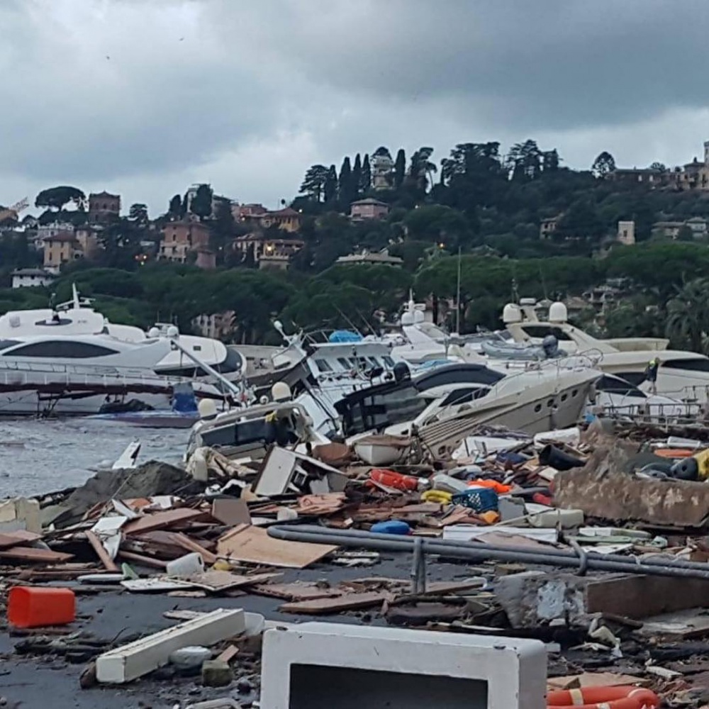 Maltempo, 11 vittime e un disperso, danni a Venezia e in Liguria