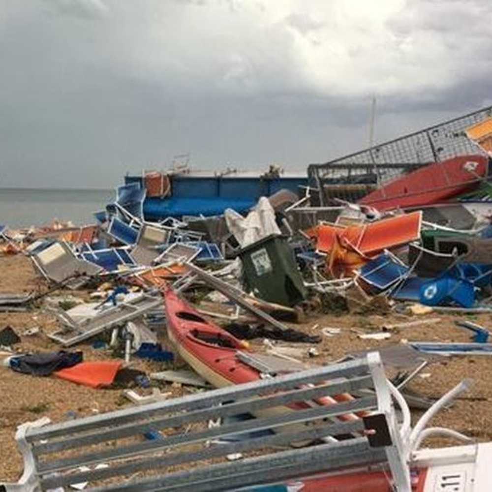 Maltempo nelle Marche e in Abruzzo, spiagge devastate