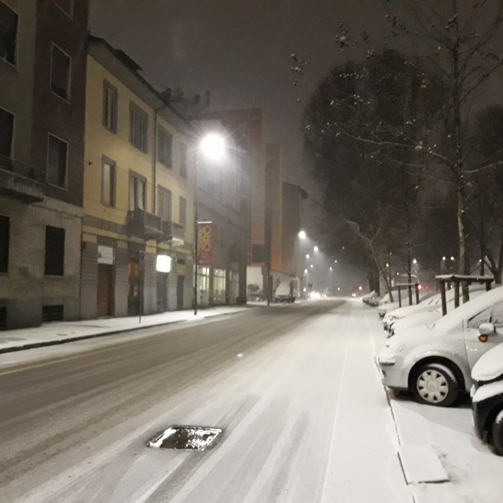 Maltempo, neve al nord, imbiancata anche la città di Milano