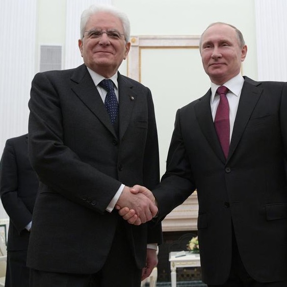 Mattarella incontra Putin: "Un'amicizia solida"