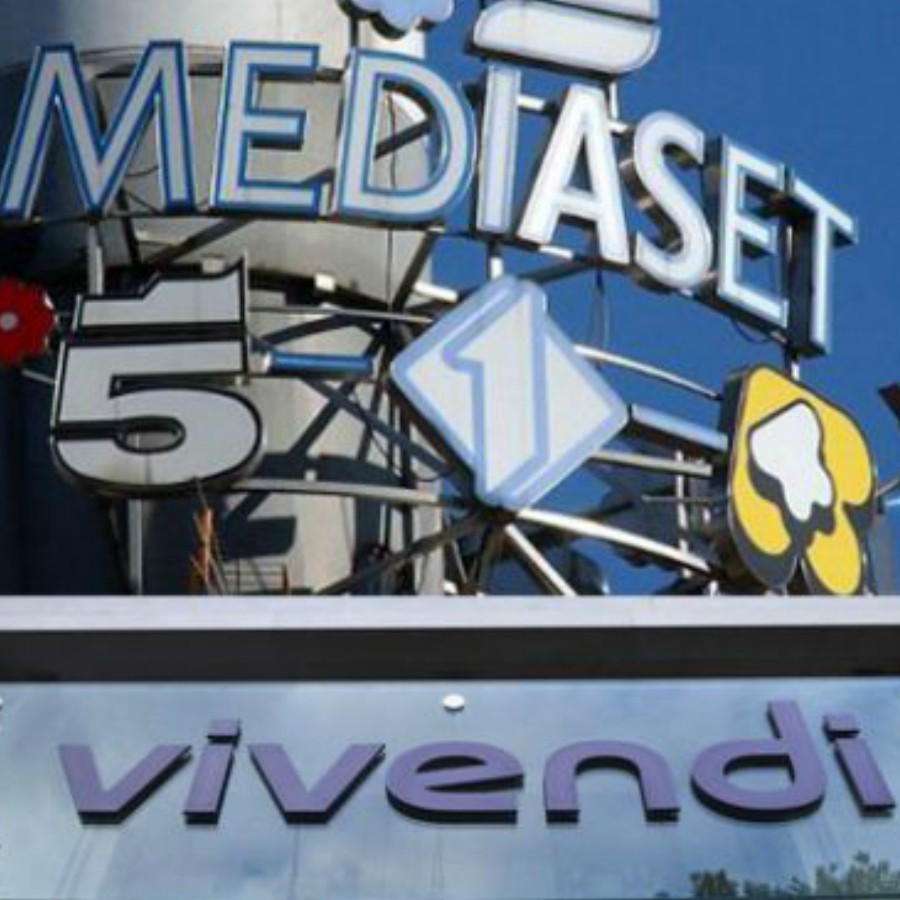 Mediaset, guerra con Vivendi. I francesi non comprano Premium e inguaiano il Biscione