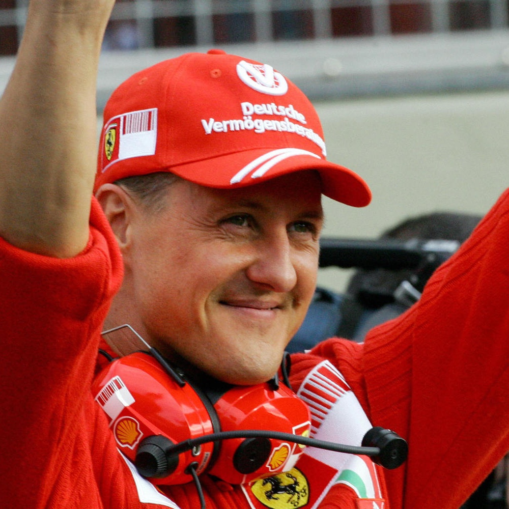 Michael Schumacher non è più costretto a letto, sta meglio