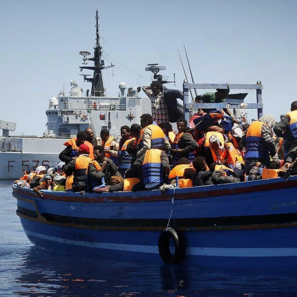 Migranti, apertura di Di Maio a donne e bambini sulle navi ONG