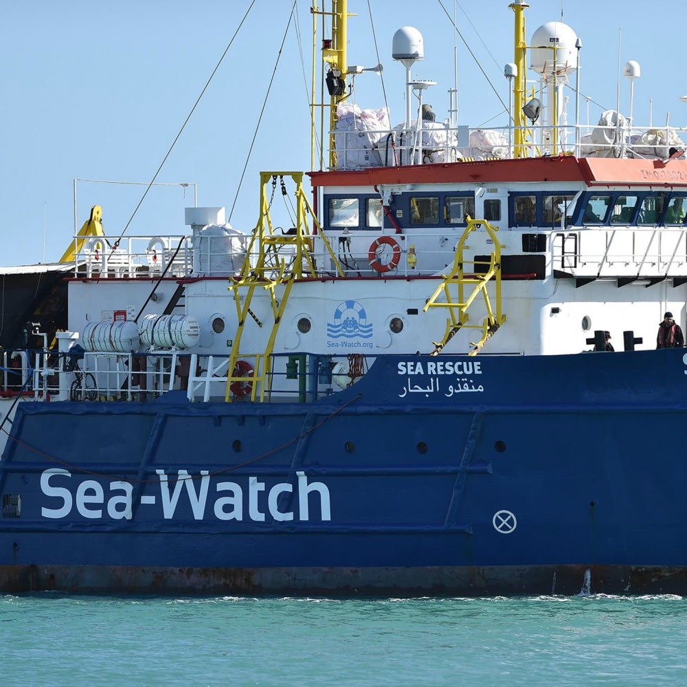 Migranti, la Sea Watch 3 non può sbarcare in Italia