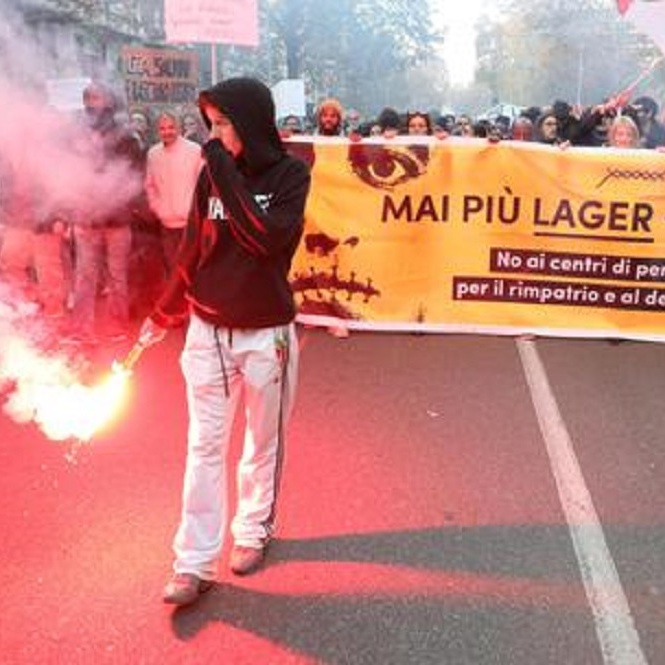 Milano, centinaia in piazza contro il decreto Sicurezza