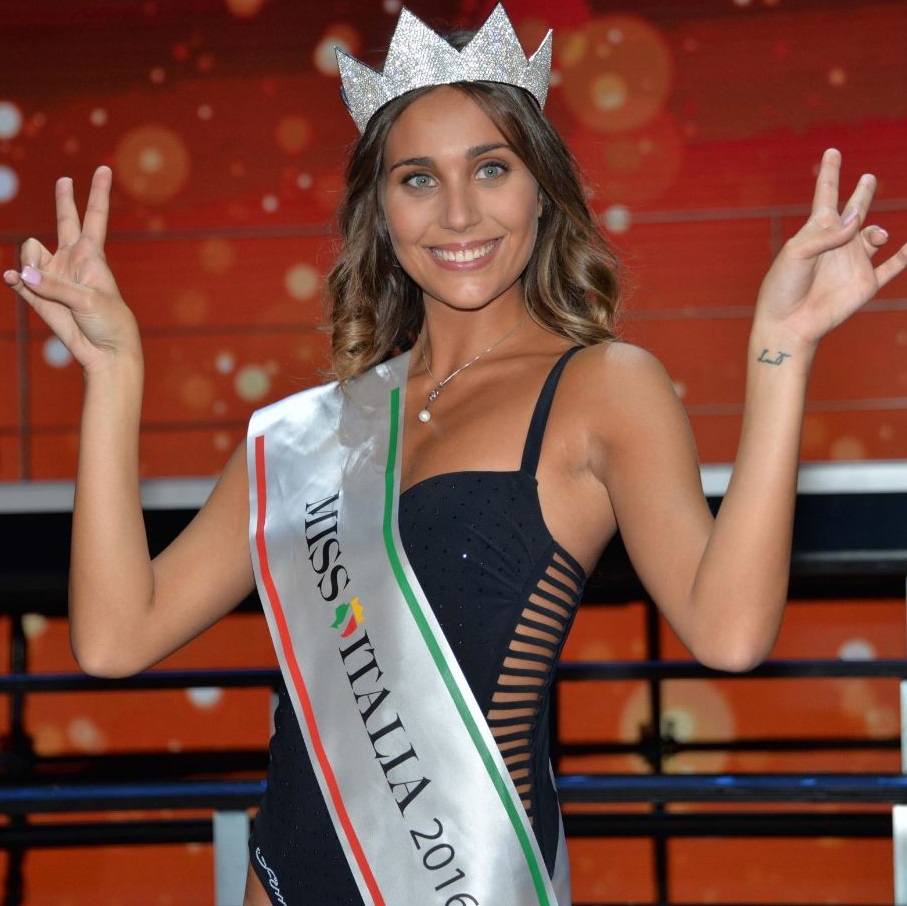 Miss Italia con De Sica, Frassica, Garko e Arcuri
