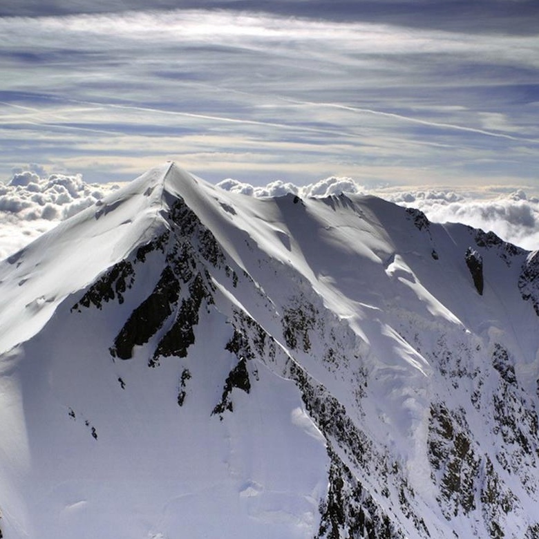 Monte Bianco, dal 2019 in vetta solo con il permesso