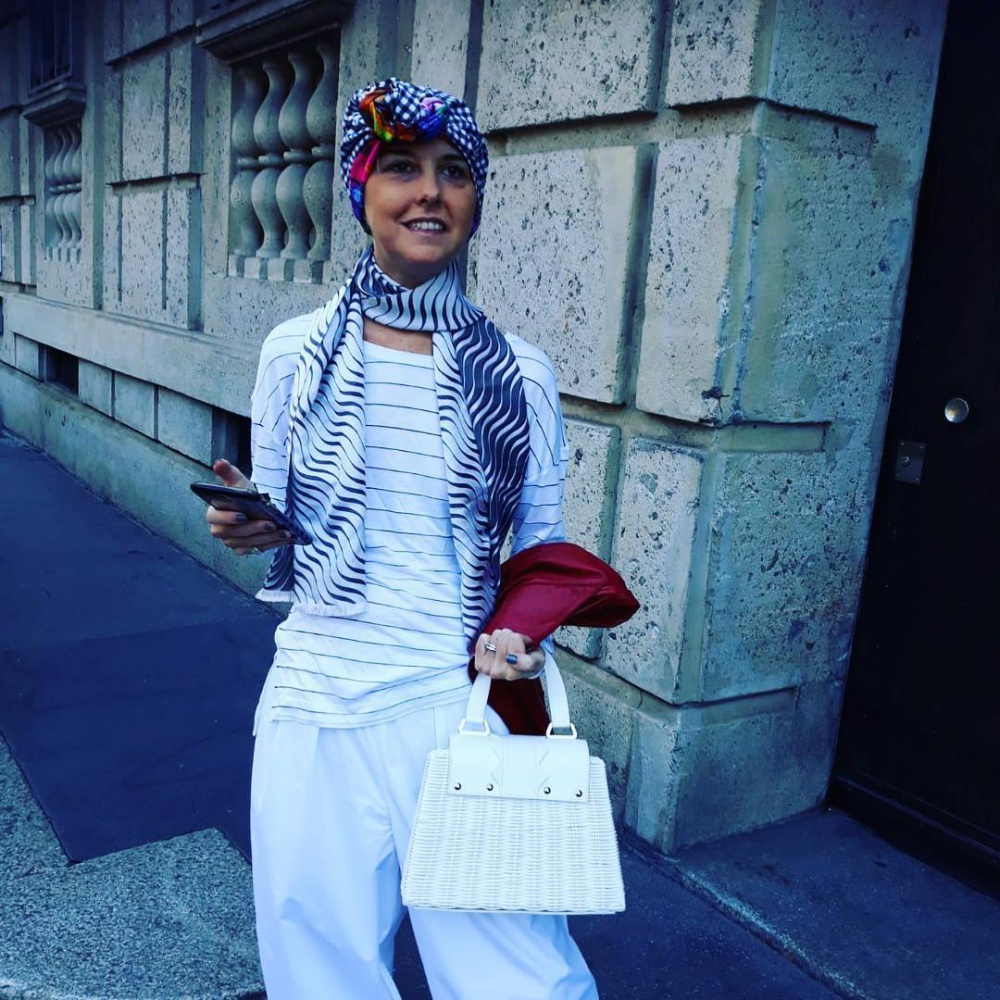 Nadia Toffa sorridente per le strade di Milano, il post su Instagram