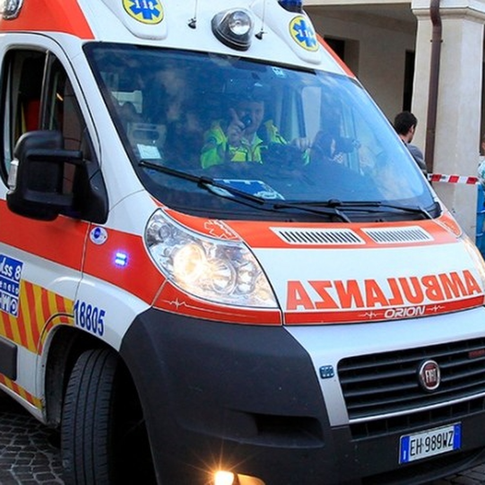 Napoli, agguato tra la folla, bimba gravemente ferita