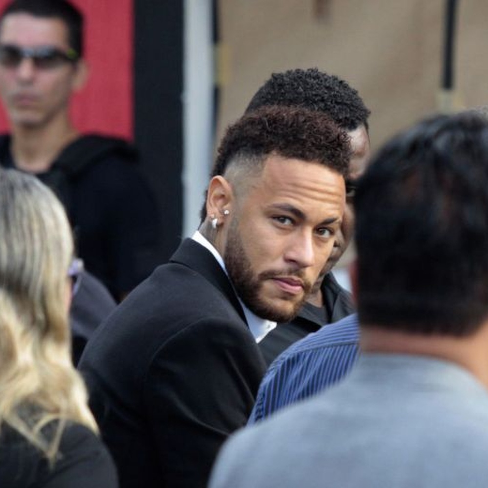 Neymar interrogato su accuse di stupro, lei mi ha chiesto di frustarla