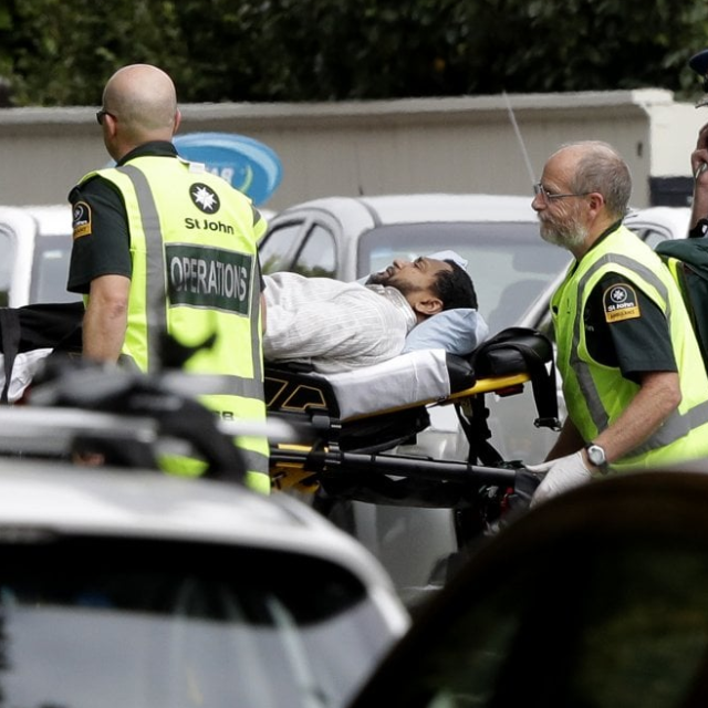 Nuova Zelanda, attacchi a due moschee, 40 morti