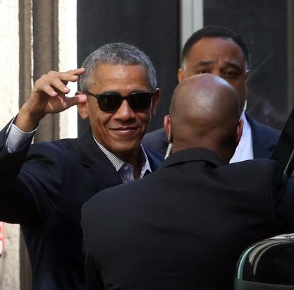 Obama, tutti pazzi a Milano per l'ex Presidente Usa