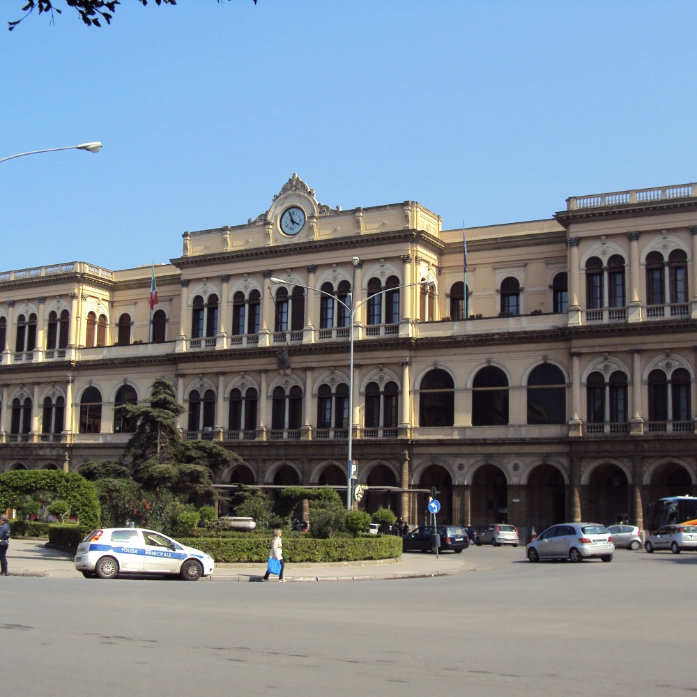 Palermo: orecchio staccato per troppi sguardi alla moglie