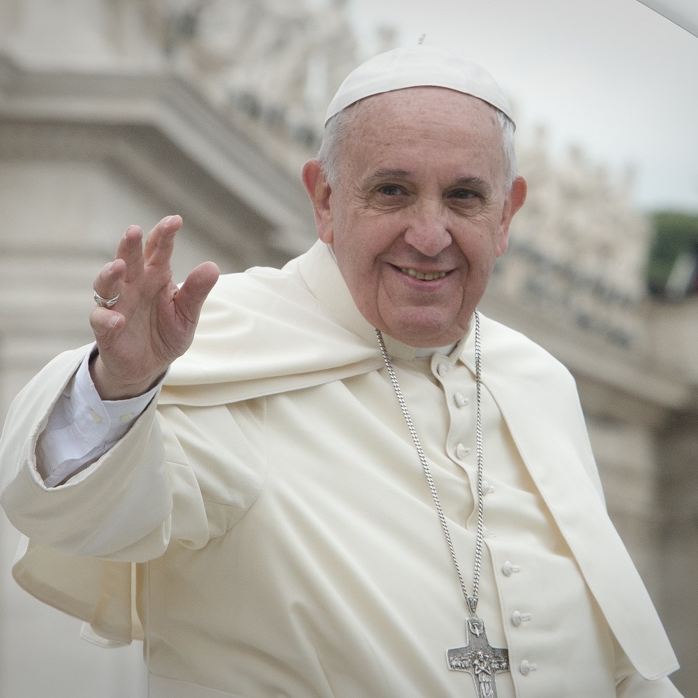 Papa Francesco, nuovo dono ai senzatetto, aperto ambulatorio