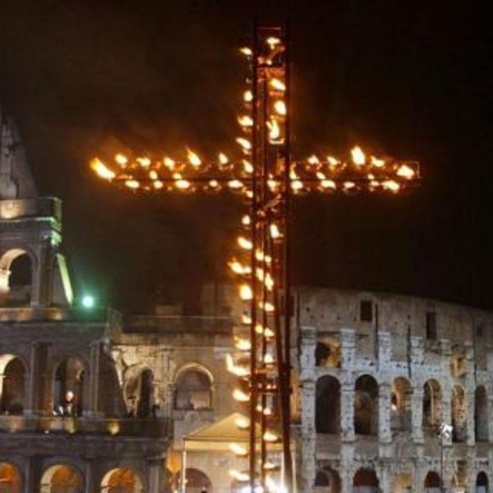 Papa, Via Crucis, vedere in quella di Gesù tutte le croci del mondo