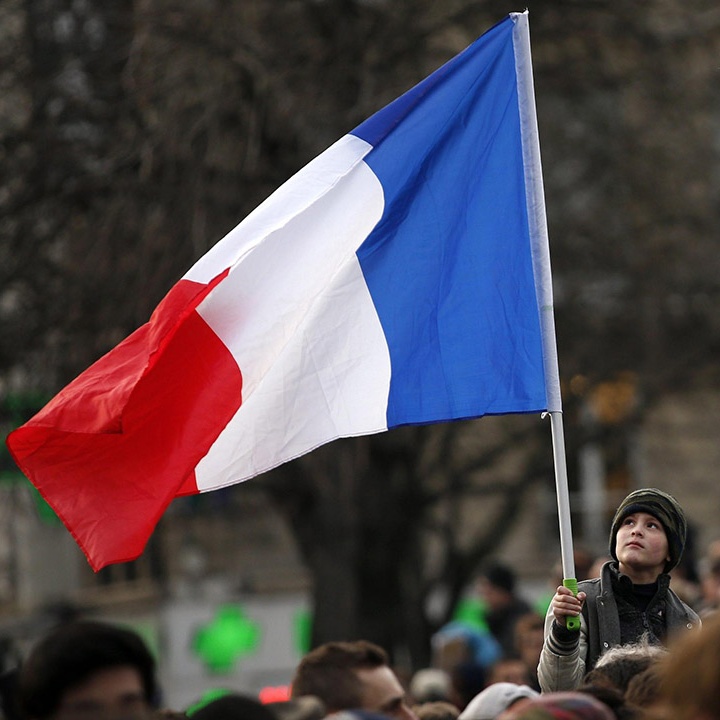 Parigi, disordini durante la protesta dei Gilet Gialli