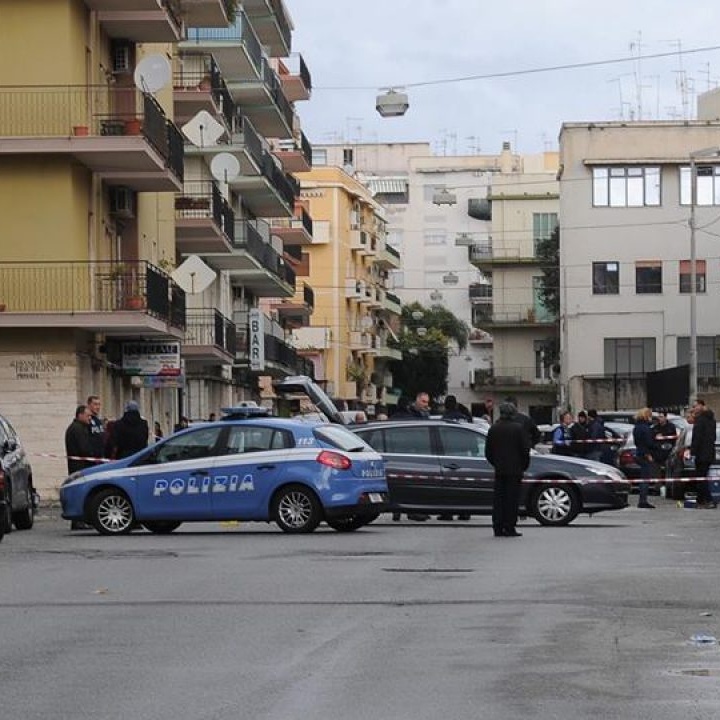 Reggio Calabria, da' fuoco ad ex moglie, arrestato