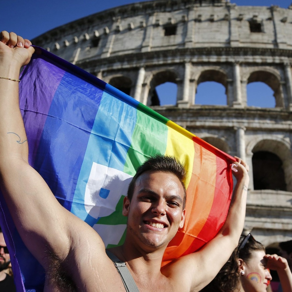 Roma Pride, oggi il corteo, cori e cartelli contro la Lega