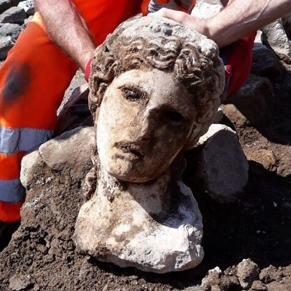 Roma, scavi sotto Campidoglio, emerge testa divinità