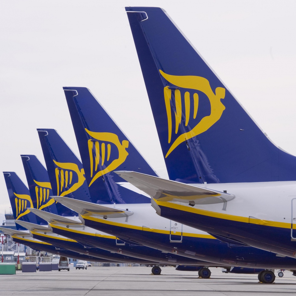 Ryanair, sciopero dei piloti, migliaia di turisti a terra