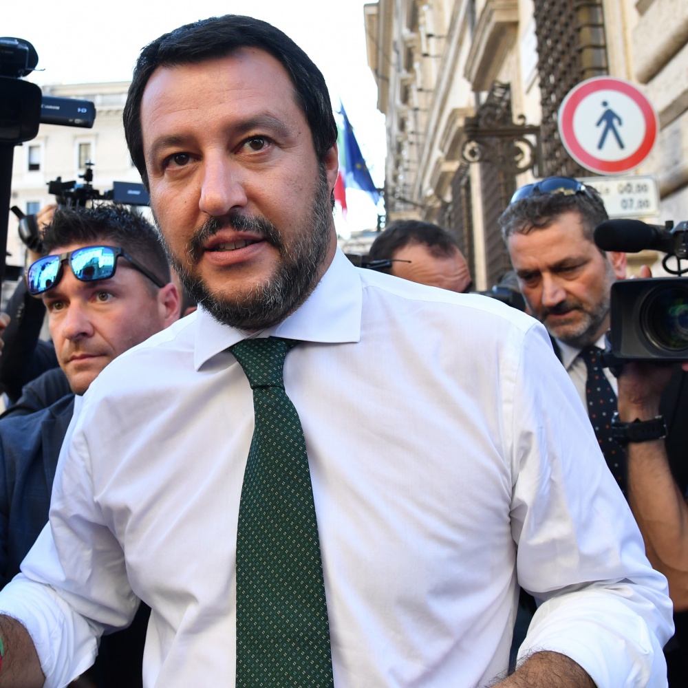 Salvini, dieci vaccini  obbligatori sono troppi