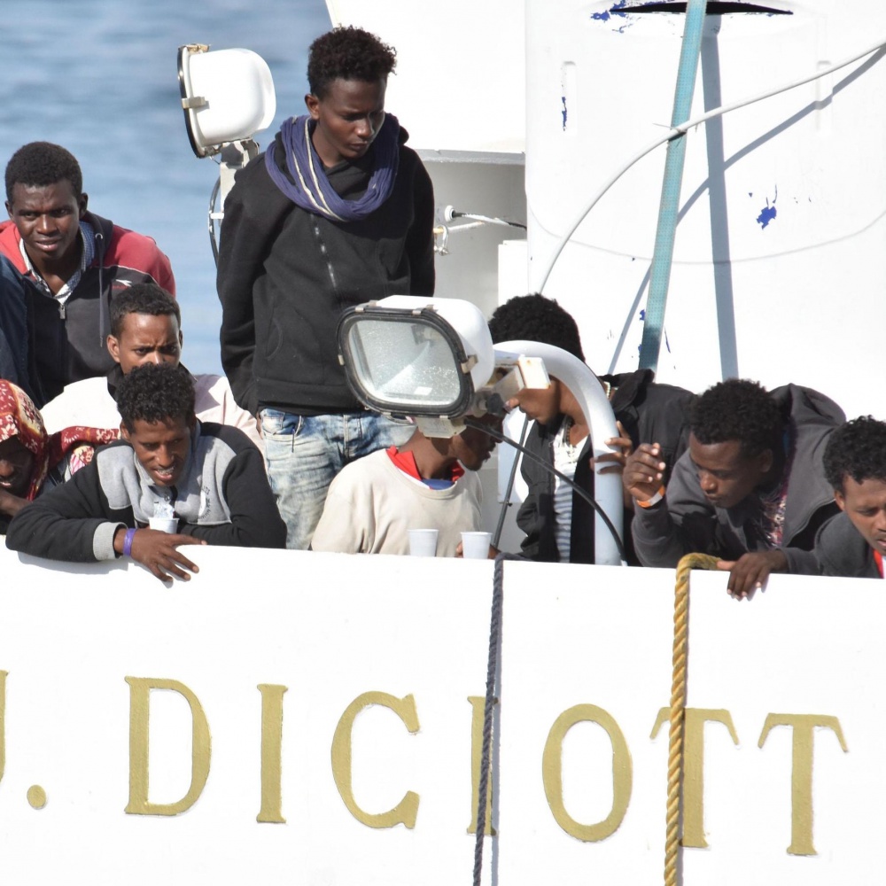 Salvini, la guardia costiera italiana non può sostituirsi a libici