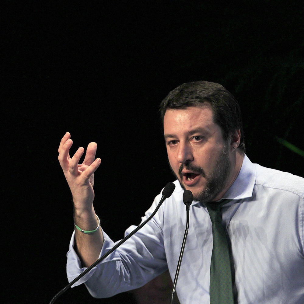 Salvini, niente reddito di cittadinanza ai furbi